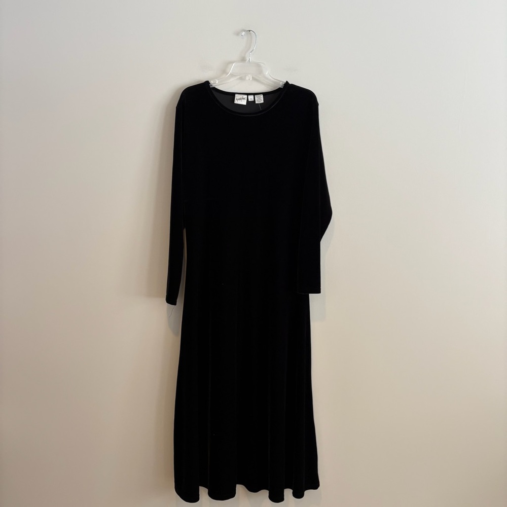 Jacqueline Ferrar Classic Black Velvet Long Sleeve Dress